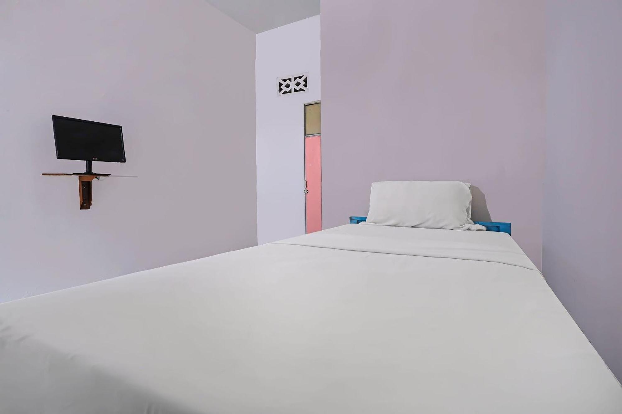 Spot On 92421 City Kost Syariah Пангкалпинанг Екстериор снимка